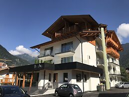 Dolomeet Boutique Hotel