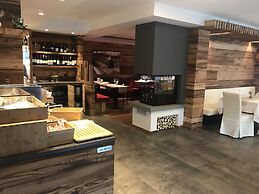 Dolomeet Boutique Hotel