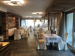 Dolomeet Boutique Hotel