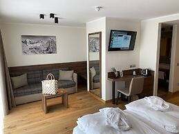 Dolomeet Boutique Hotel