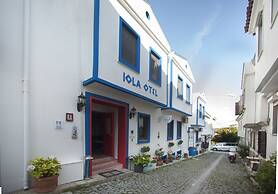 Iola Hotel