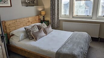 Oaklands Guest House