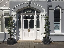 Oaklands Guest House