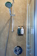 Oaklands Guest House