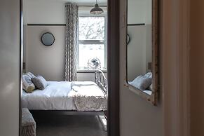 Oaklands Guest House