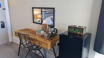 Oaklands Guest House