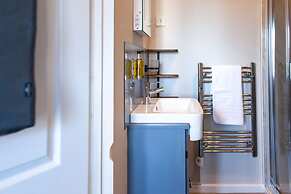 Oaklands Guest House