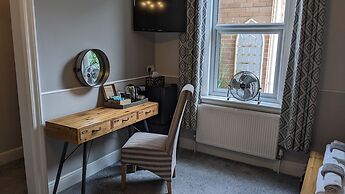 Oaklands Guest House