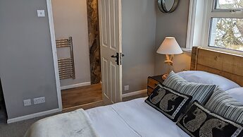 Oaklands Guest House