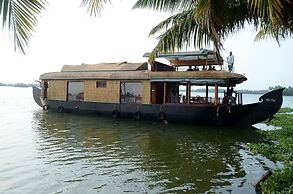 Sreekrishna Houseboats