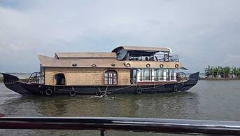 Sreekrishna Houseboats