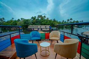 Sreekrishna Houseboats