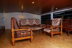 Sreekrishna Houseboats