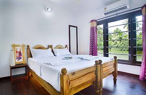 Sreekrishna Houseboats