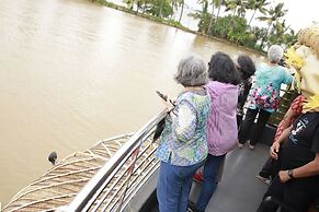 Sreekrishna Houseboats