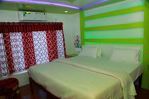 Sreekrishna Houseboats