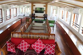 Sreekrishna Houseboats