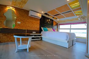 Sreekrishna Houseboats