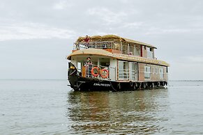 Sreekrishna Houseboats