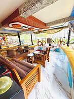 Sreekrishna Houseboats