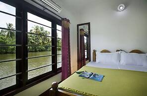 Sreekrishna Houseboats