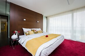 Grand Central Residence by TKC