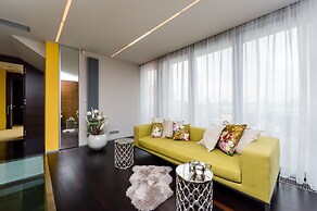 Grand Central Residence by TKC
