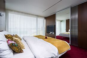 Grand Central Residence by TKC
