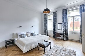 Grand Central Residence by TKC