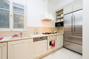 Grand Central Residence by TKC
