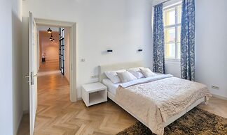 Grand Central Residence by TKC
