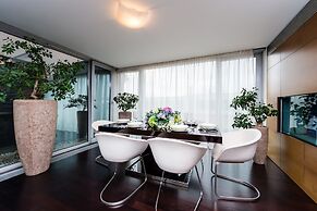 Grand Central Residence by TKC