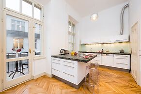 Grand Central Residence by TKC