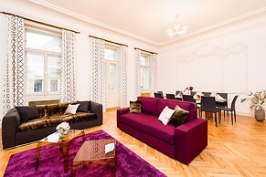 Grand Central Residence by TKC
