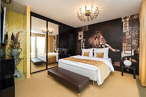 Grand Central Residence by TKC