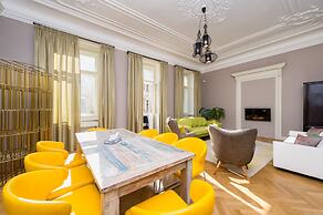 Grand Central Residence by TKC