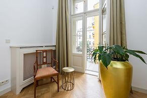 Grand Central Residence by TKC