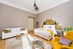 Grand Central Residence by TKC