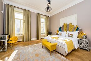 Grand Central Residence by TKC