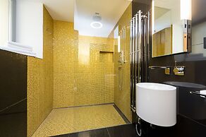 Grand Central Residence by TKC