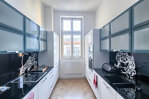 Grand Central Residence by TKC