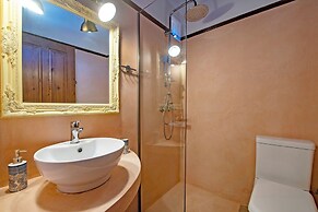 Saint Artemios Hotel and Oriental Suites