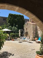 Saint Artemios Hotel and Oriental Suites