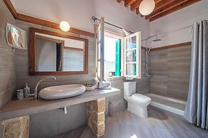 Saint Artemios Hotel and Oriental Suites