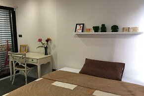 New York Condo by Renvio