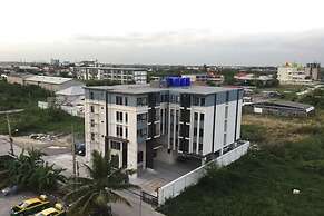 New York Condo by Renvio