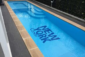 New York Condo by Renvio