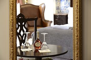 Dalma Old Town Suites