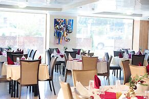 Tomreik Hotel