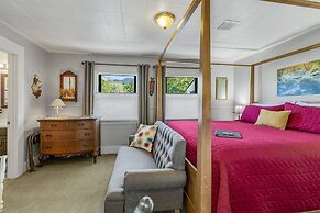 Oak Hill Bed & Breakfast